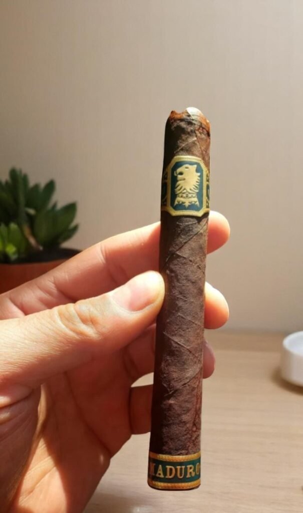 Undercrown Maduro Robusto - บุหรี่ Undercrown Maduro Robusto